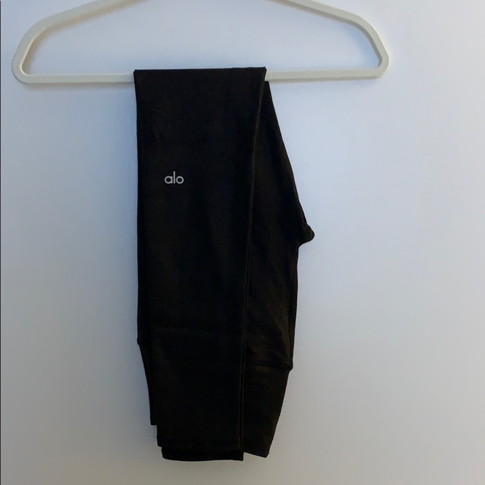 EUC Alo Yoga faux leather leggings